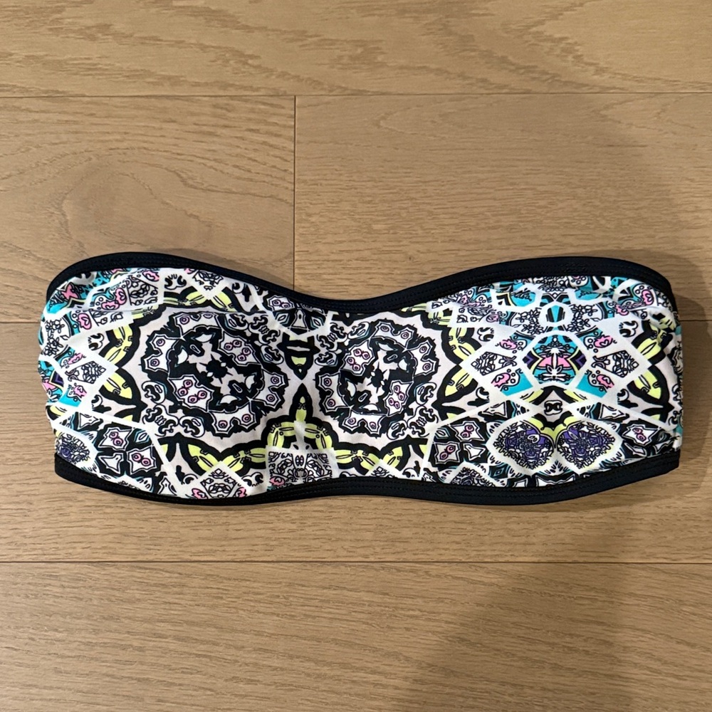 Xhilaration Patterned Strapless Bathing Suit Too
